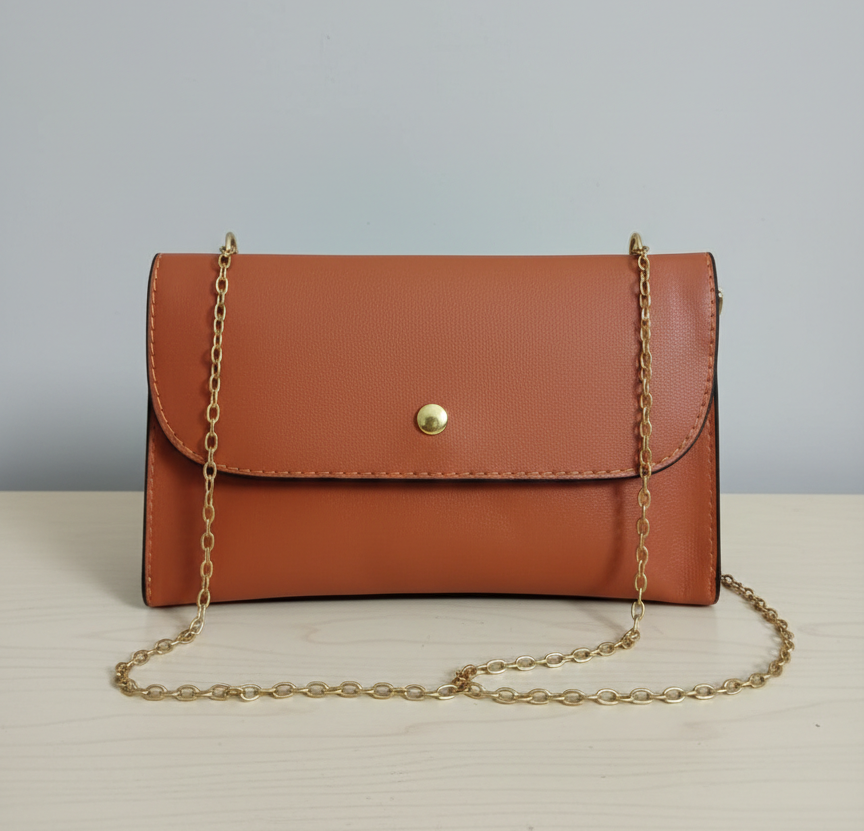 Slim Snap Clutch